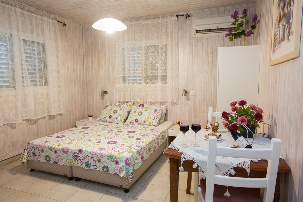 Leyad Hashmura Lodging Yesud HaMa'ala Dış mekan fotoğraf